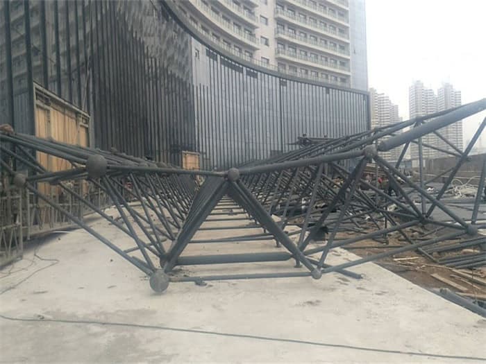 贵阳万豪酒店雨棚网架